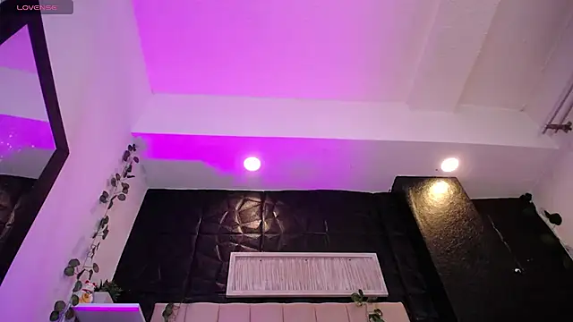 Snapshot of Mia_Rinn chatting on February 14, 7:12 pm Mia Rinn online show from February 14, 7:12 pm