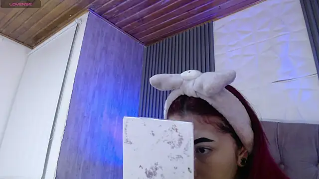 Mia Rinn online show from December 19, 12:29 pm