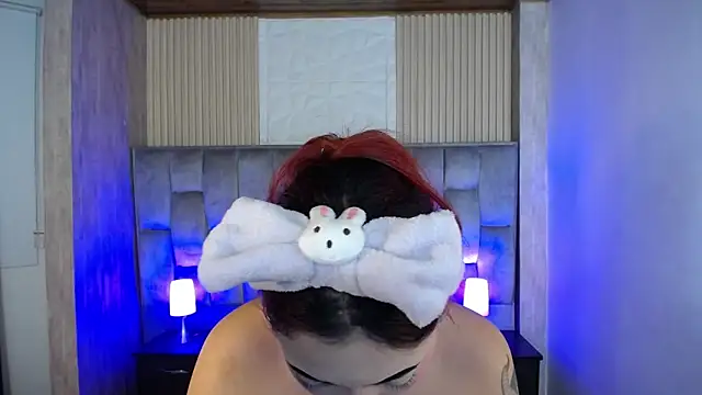 Snapshot of Mia_Rinn chatting on October 14, 3:01 pm Mia Rinn online show from October 14, 3:01 pm