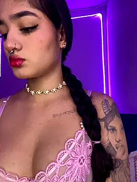 Snapshot of charlotte_9999 chatting on December 19, 6:32 pm charlotte 9999 online show from December 19, 6:32 pm