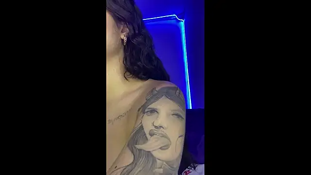 Snapshot of charlotte_9999 chatting on November 7, 5:39 pm charlotte 9999 online show from November 7, 5:39 pm