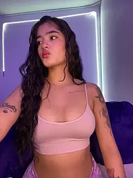 Snapshot of charlotte_9999 chatting on December 5, 6:17 pm charlotte 9999 online show from December 5, 6:17 pm