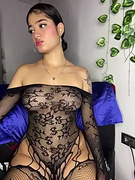 Snapshot of charlotte_9999 chatting on December 28, 10:34 pm charlotte 9999 online show from December 28, 10:34 pm