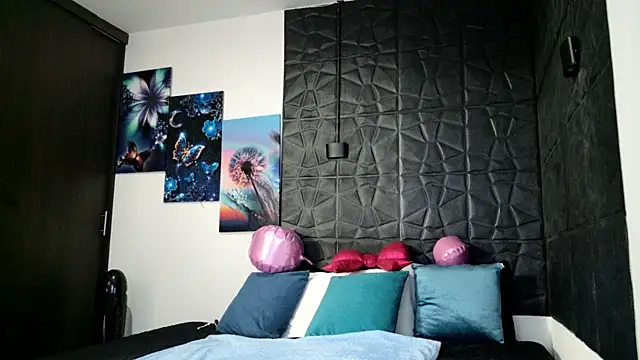 Snapshot of graceymilf666 chatting on February 15, 12:04 pm graceymilf666 online show from February 15, 12:04 pm