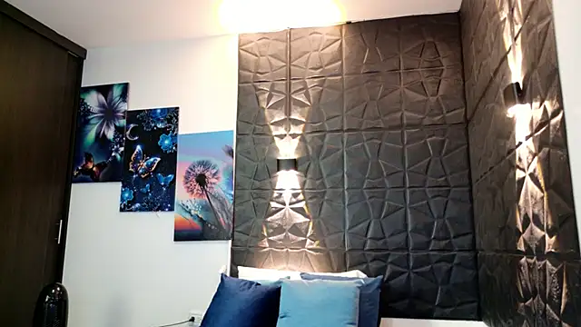 Snapshot of graceymilf666 chatting on February 18, 12:01 pm graceymilf666 online show from February 18, 12:01 pm