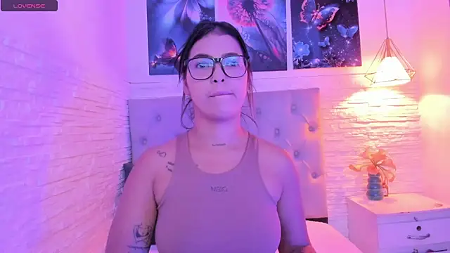 graceymilf666 online show from March 18, 11:22 am