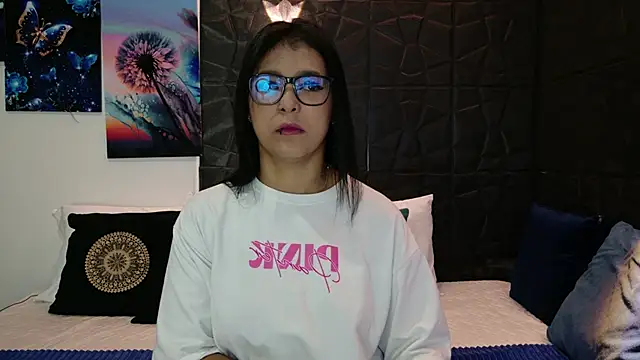 Snapshot of graceymilf666 chatting on January 6, 12:09 pm graceymilf666 online show from January 6, 12:09 pm