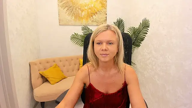 Snapshot of AgathaKlouin chatting on February 16, 4:31 am AgathaKlouin online show from February 16, 4:31 am