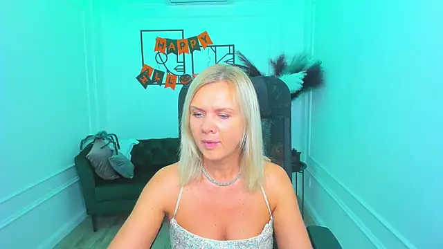 AgathaKlouin online show from October 26, 7:47 pm