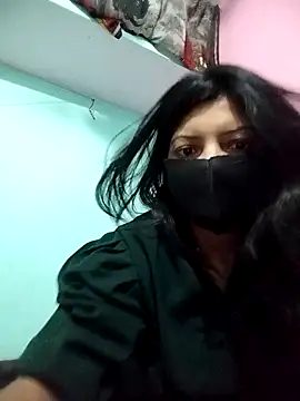 Snapshot of Hotty-Divya chatting on April 24, 3:19 am Hotty-Divya online show from April 24, 3:19 am