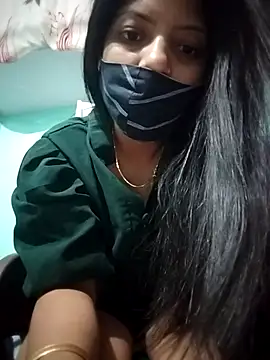 Snapshot of Hotty-Divya chatting on April 1, 2:35 am Hotty-Divya online show from April 1, 2:35 am