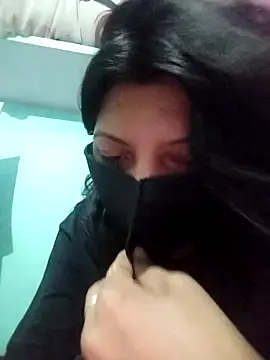 Snapshot of Hotty-Divya chatting on April 21, 2:36 am Hotty-Divya online show from April 21, 2:36 am