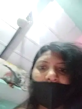 Snapshot of Hotty-Divya chatting on April 22, 2:29 am Hotty-Divya online show from April 22, 2:29 am