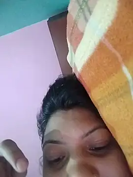 Snapshot of Hotty-Divya chatting on May 26, 3:04 am Hotty-Divya online show from May 26, 3:04 am