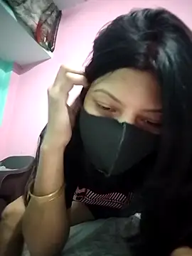 Snapshot of Hotty-Divya chatting on April 17, 2:36 am Hotty-Divya online show from April 17, 2:36 am