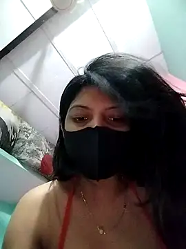 Snapshot of Hotty-Divya chatting on May 10, 3:54 am Hotty-Divya online show from May 10, 3:54 am