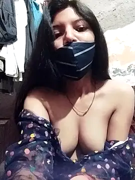 Snapshot of Hotty-Divya chatting on March 22, 8:18 am Hotty-Divya online show from March 22, 8:18 am