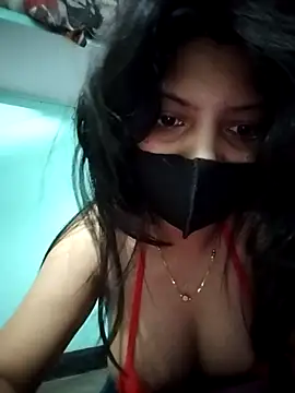 Snapshot of Hotty-Divya chatting on May 6, 3:10 am Hotty-Divya online show from May 6, 3:10 am