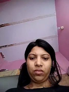 Snapshot of Hotty-Divya chatting on May 8, 2:48 am Hotty-Divya online show from May 8, 2:48 am