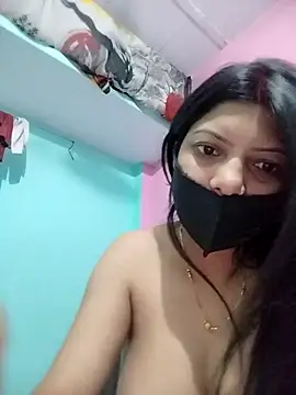 Snapshot of Hotty-Divya chatting on April 14, 2:33 pm Hotty-Divya online show from April 14, 2:33 pm