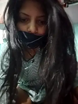 Snapshot of Hotty-Divya chatting on April 3, 3:02 am Hotty-Divya online show from April 3, 3:02 am