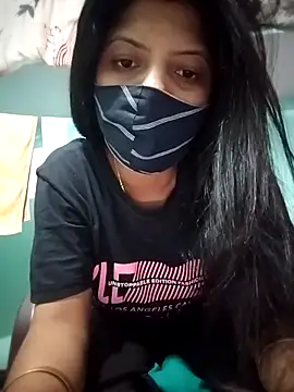 Snapshot of Hotty-Divya chatting on April 1, 2:03 pm Hotty-Divya online show from April 1, 2:03 pm