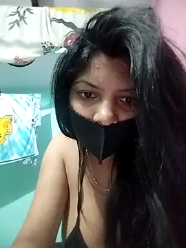 Snapshot of Hotty-Divya chatting on April 8, 3:52 am Hotty-Divya online show from April 8, 3:52 am