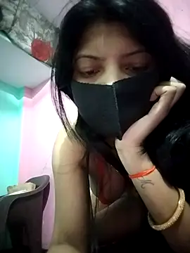 Snapshot of Hotty-Divya chatting on May 7, 3:22 am Hotty-Divya online show from May 7, 3:22 am