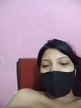Snapshot of Hotty-Divya chatting on May 30, 3:35 am Hotty-Divya online show from May 30, 3:35 am