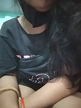 Snapshot of Hotty-Divya chatting on July 2, 4:46 pm Hotty-Divya online show from July 2, 4:46 pm