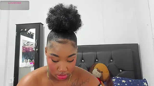 Snapshot of Natassha_brown1 chatting on October 12, 2:24 am Natassha brown1 online show from October 12, 2:24 am