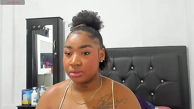 Snapshot of Natassha_brown1 chatting on September 24, 11:21 pm Natassha brown1 online show from September 24, 11:21 pm