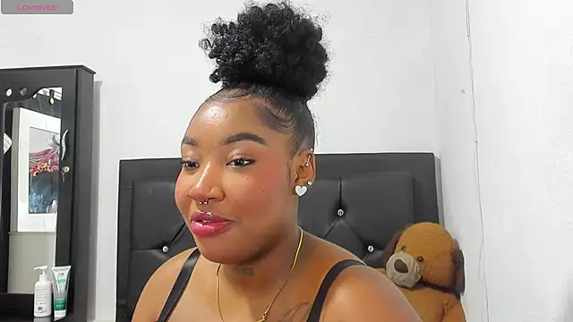 Snapshot of Natassha_brown1 chatting on October 14, 12:44 am Natassha brown1 online show from October 14, 12:44 am