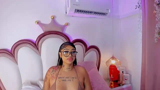 Mia Jansen online show from May 11, 4:04 pm