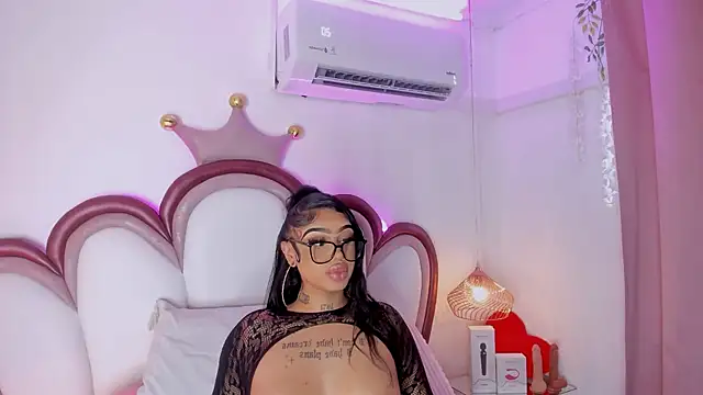 Mia Jansen online show from May 18, 2:11 pm