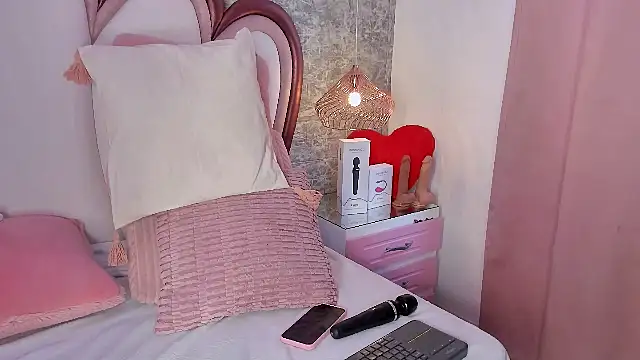 Mia Jansen online show from March 18, 1:46 pm