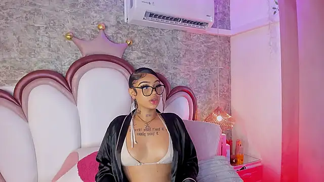 Mia Jansen online show from April 24, 1:24 pm