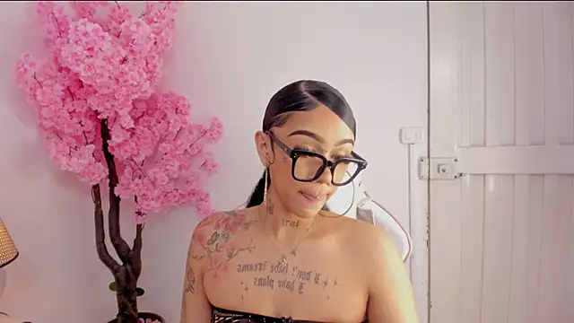 Mia Jansen online show from February 10, 11:55 pm