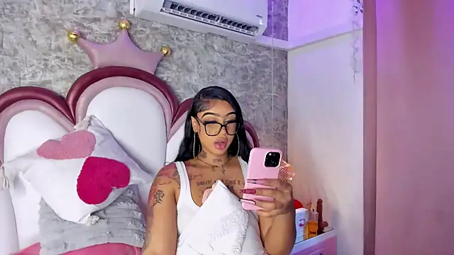 Mia Jansen online show from April 4, 2:45 pm