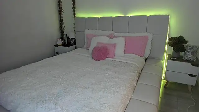 Ori valentina online show from February 6, 6:59 pm