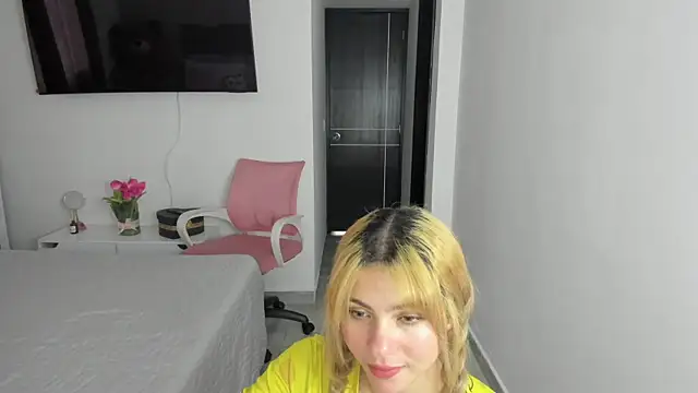 Snapshot of Ori_valentina chatting on February 26, 8:47 pm Ori valentina online show from February 26, 8:47 pm