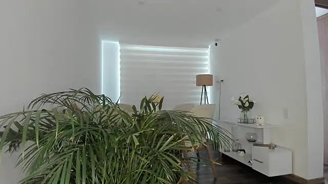 Snapshot of Ori_valentina chatting on June 16, 9:37 pm Ori valentina online show from June 16, 9:37 pm