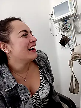 Snapshot of Lesly_10- chatting on October 9, 5:46 pm Lesly 10- online show from October 9, 5:46 pm