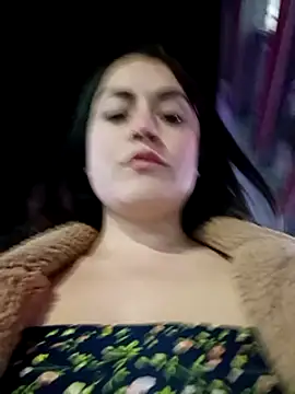 Snapshot of Lesly_10- chatting on March 18, 12:19 am Lesly 10- online show from March 18, 12:19 am