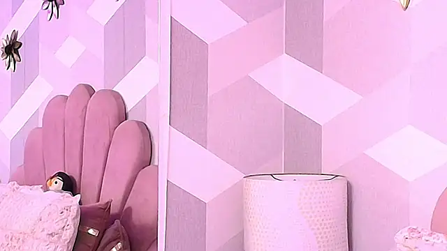 Snapshot of KylieMonnett chatting on November 14, 9:18 pm KylieMonnett online show from November 14, 9:18 pm