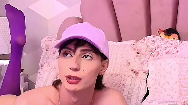 Snapshot of KylieMonnett chatting on November 15, 10:14 pm KylieMonnett online show from November 15, 10:14 pm