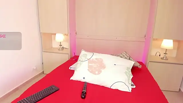 EmilyyStuart online show from October 21, 4:12 am