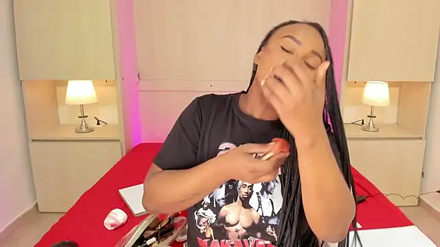 EmilyyStuart online show from October 19, 4:04 am