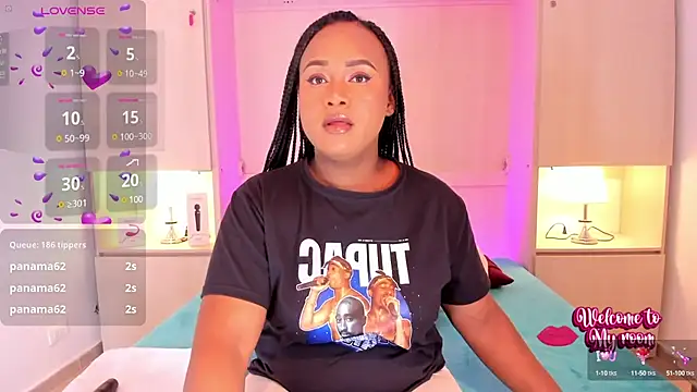 EmilyyStuart online show from March 11, 3:58 am