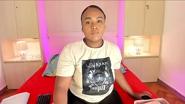 EmilyyStuart online show from February 10, 7:35 pm